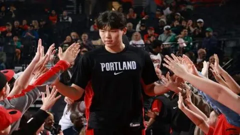 莱万成为继本泽马之后西甲单赛季进球超25人的第一人